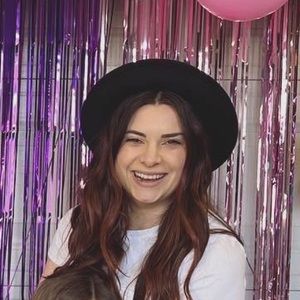 Meet your Posher, Lynze